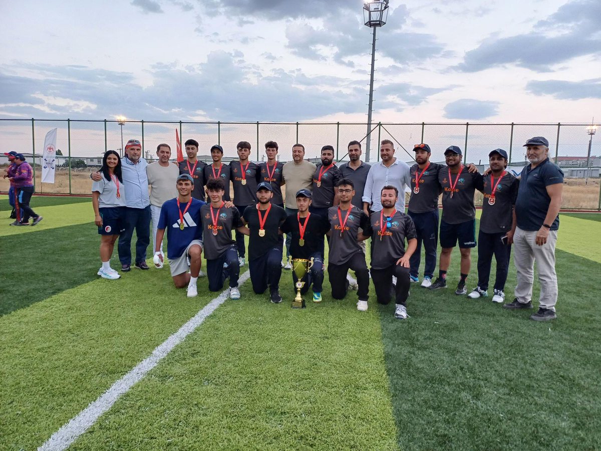 Spordaki Gururumuz Türkiye Şampiyonu Olarak İspanya Yolcusu…
facebook.com/share/p/16woWw…
<a href="/tcmeb/">Millî Eğitim Bakanlığı</a> <a href="/Yusuf__Tekin/">Yusuf Tekin</a> <a href="/AfyonValiligi/">T.C. Afyonkarahisar Valiliği</a> <a href="/kubrayigitbasi/">Doç. Dr. Kübra Güran Yiğitbaşı</a> <a href="/miracsunnetci/">Miraç Sünnetci</a>