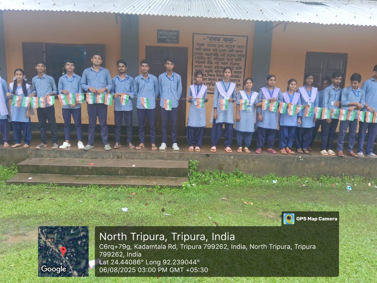 NorthDeo's tweet photo. North Tripura celebrates the Har Ghar Tiranga campaign with vibrant activities by school students, including Titanga Rangoli, Tiranga Wall, Selfie Point, and Tiranga Rakhi - all honoring the spirit of the national flag. 
#HarGharTiranga #AzadiKaAmritMahotsav #NorthTripura https://t.co/vhRo2ZW4Hk