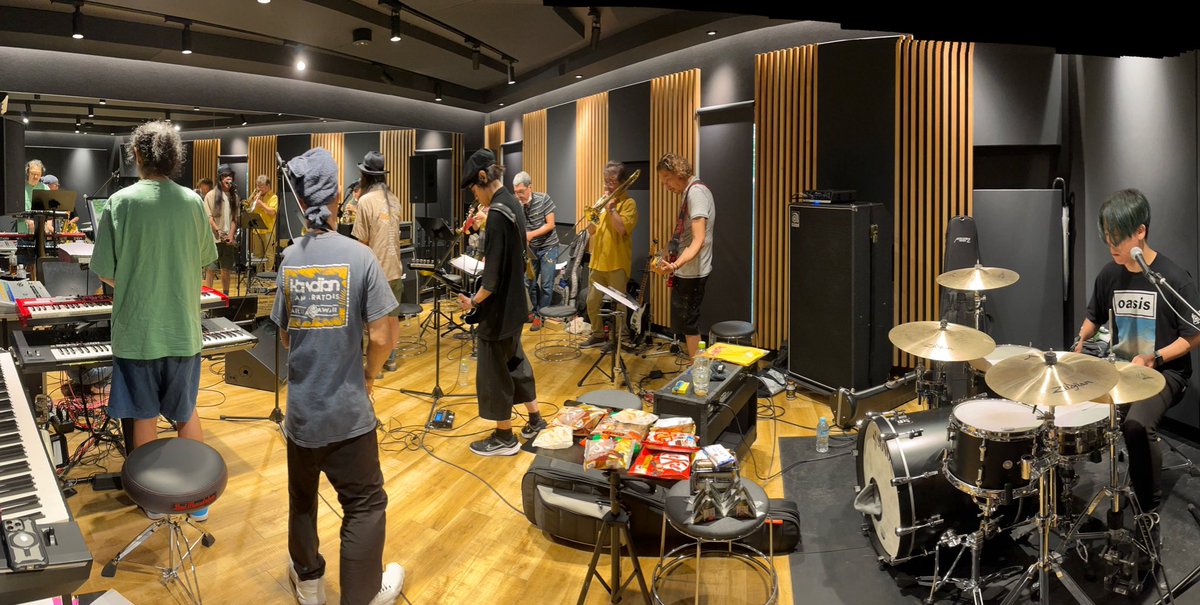 8/17のアーティファクトミュージックスクール10周年-THANKFUL-まであと10日！今日は後半アーティストライブのリハでした！揃うとやはり凄いアーティファクトの講師陣✨さらにスペシャルゲストには杉本恭一(LÄ-PPISCH)さんを迎え、かなり高濃度のROCKなライブ！必見です🎸🎤！
eplus.jp/sf/detail/4354…