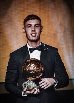 _Surgeonofdeath's tweet photo. @ballondor @ChelseaFC @England Ice cold palmer https://t.co/xDyuBx3aEJ