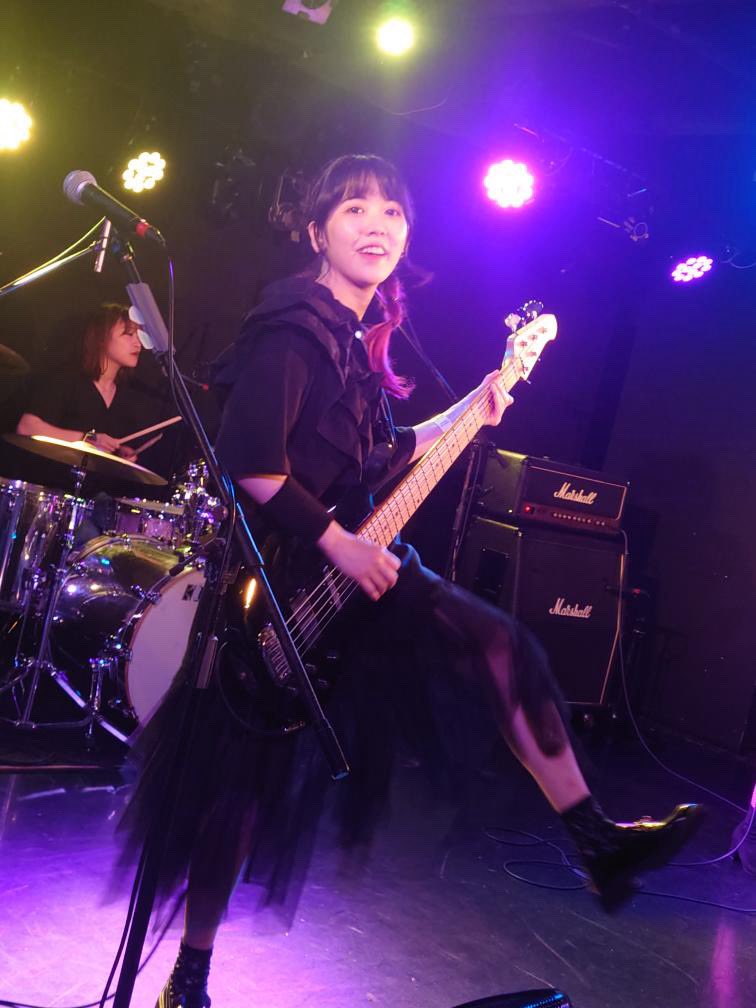 きたむらみのり (@aru_ba_mk) on Twitter photo 歩き回る系ベーシストです 歩き回る系ベーシストです