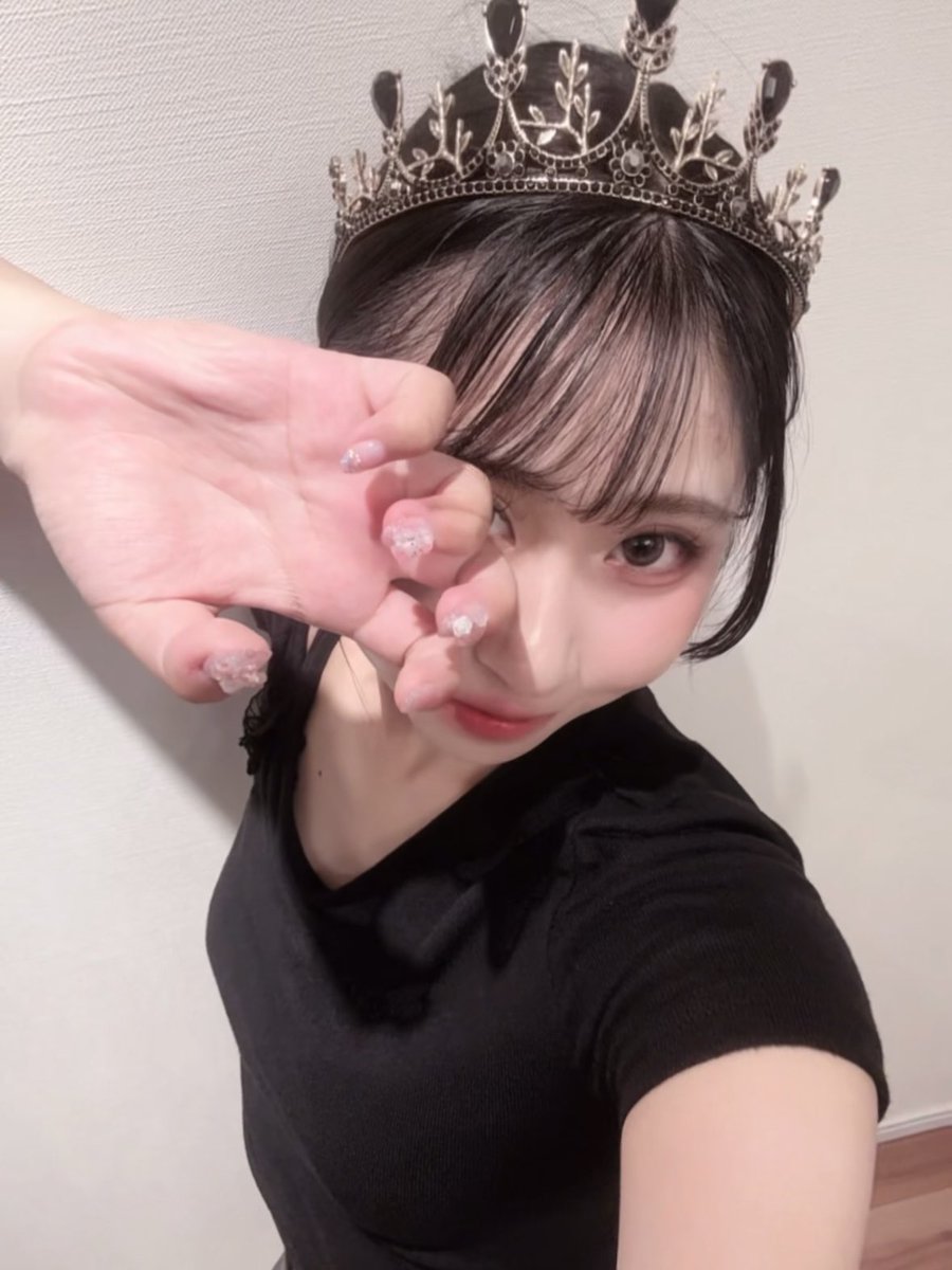 パパうえからティアラもらったから撮ってみた🖤👑