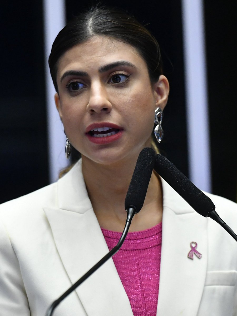 A agressora: Camila Jara, PT. 

Cassação já!!!
Senta o dedo