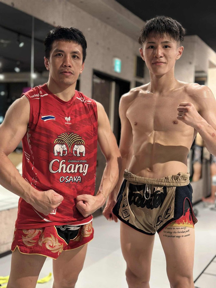 コップ先生いつもありがとう🙇‍♂️
身体中にアザが出来ようと毎日スパー10R
ほんとに有難い。
結果で恩返し🔥🔥🔥
#ノックアウト
#knockout
#KO56