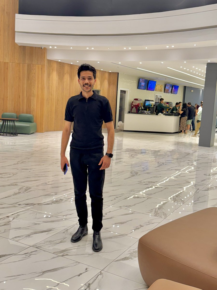 Share your picture in the black 🖤