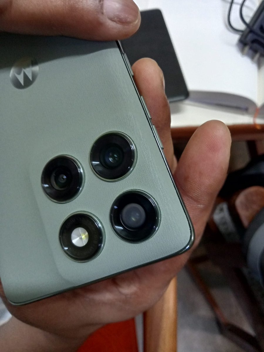 jamal_monis's tweet photo. @Moto_Support Phone is delivered today by flipkart and during the phone setup only I found camera is getting foggy. Spoke to the near by service centre but got denied for replacement. Worst experience from @motorolaindia @Flipkart https://t.co/TATKHXZbNO