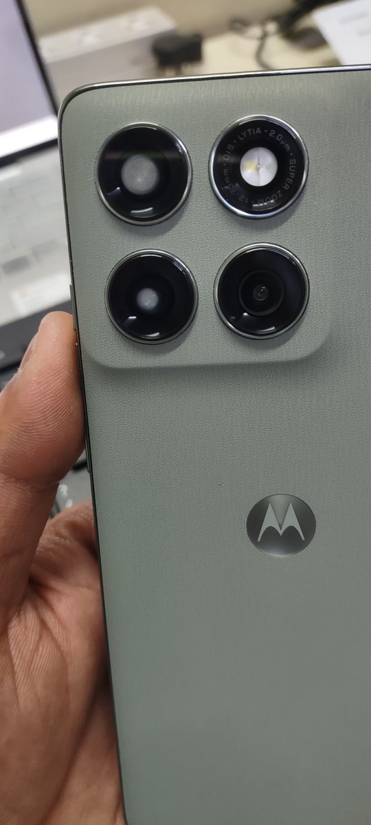 jamal_monis's tweet photo. @motorolaindia Phone is delivered today by flipkart and during the phone setup only I found camera is getting foggy. Spoke to the near by service centre but got denied for replacement. Worst experience from @motorolaindia @flip https://t.co/C8QrkV6jhR