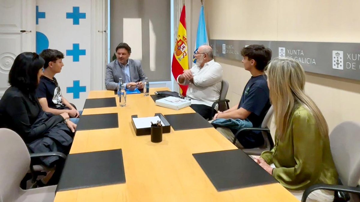 Miranda: “El #caminodesantiago  es un puente de regreso emocional a #Galicia para nuestra diáspora” 👣Se reunió con los responsables de la Asociación Unión Hijos de Morgadanes 🇺🇾y jóvenes de la entidad que peregrinaban 🥾
acortar.link/67ZXSH
#Crónicasdelaemigración #sxe