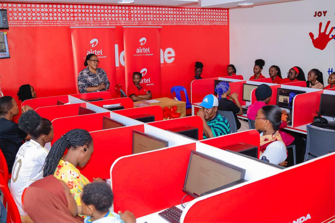 QueenCarlo11's tweet image. The people of kawempe today you are blessed with the new Airtel initiative program #TechforHer that is designed to give young women in Uganda access to high demand digital skills and global job opportunities.
Be part of it premium.dspyder.uk/uganda/uganda.…
#AirtelCares
#GirlsInStem