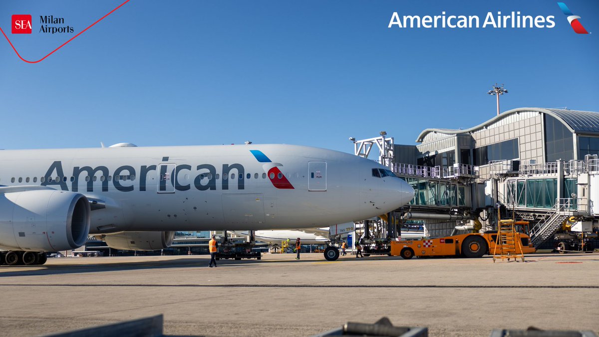 SEA_Press's tweet photo. 🇺🇸✈️➡️🇮🇹 
.@AmericanAir continua la sua espansione in Italia, lanciando nella prossima stagione estiva il suo terzo volo giornaliero per #Malpensa (MXP), con un collegamento da Miami (MIA) a partire da marzo 2026.

👇
https://t.co/szUYVpwGdX https://t.co/ZQfiC4wgoU