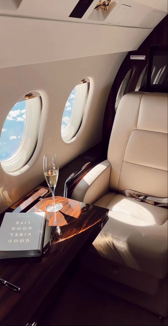 drift_duke11's tweet photo. Quiet luxury, loud mindset ๐ฅโ๏ธ#JetLife #LuxuryLiving #SkyHighVibes #PrivateJetGoals #EliteLifestyle #FlyHigh #SoftLife #JustLanded #JetSetBabe #PeaceInTheClouds #SkyQueen https://t.co/NEqQJSiygt