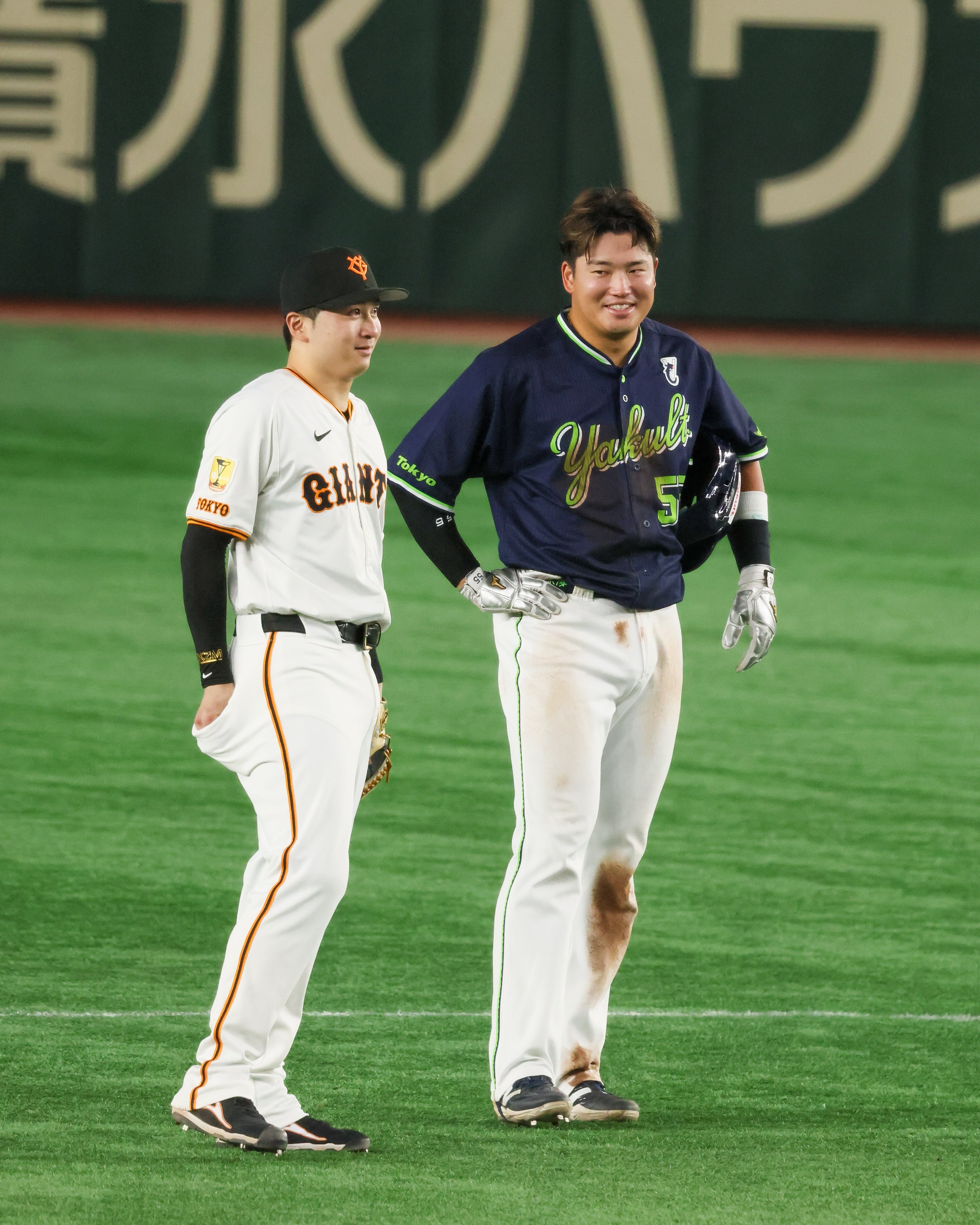 村上宗隆 選手 偉業達成の村上宗隆選手へ ニューバランスからスペシャル