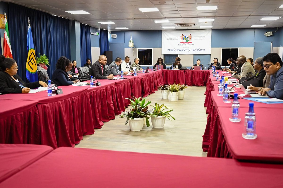 On Tuesday, August 5, 2025, Minister Bouva received the Permanent Committee of the National Assembly for Foreign Affairs, International Business and Cooperation for an introduction meeting.