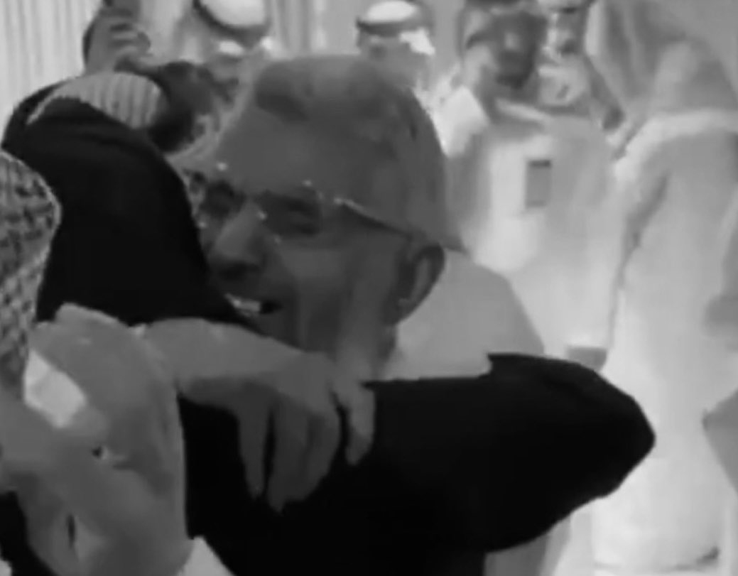 الحمد لله حمدا كثيرا طيبا مباركا فيه.
تهنئة للجميع بمشاعر عيد في يوم من فرحكم أصبح عيدا .
#حميدان_التركي