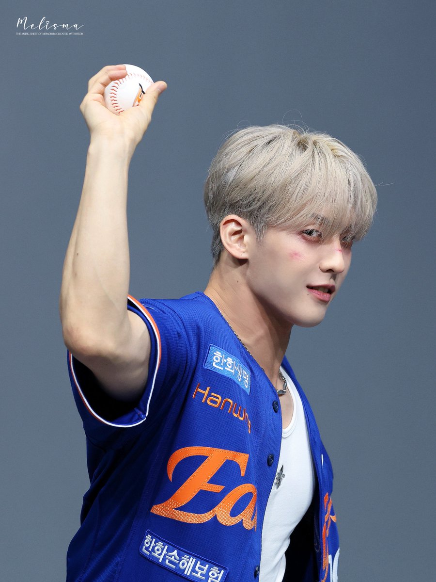 Melisma321's tweet photo. 250803 비투비 이민혁 프롬 대면 팬싸

😏⚾️

#BTOB #이민혁 #LEEMINHYUK
#허타람찌 #HUTA @btob2mh https://t.co/NpZg7MXf04