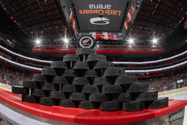 Week #6
Boys HS Division Scores
Rams/Blue Knights 4-2 over Bourne
Lions/Red Hawks 9-4 over Canalmen

Standings:
Lions/Redhawks 4-1-1
Canalmen 4-1-1
Rams/Blue Knights 2-2-1
Bourne 0-5-0