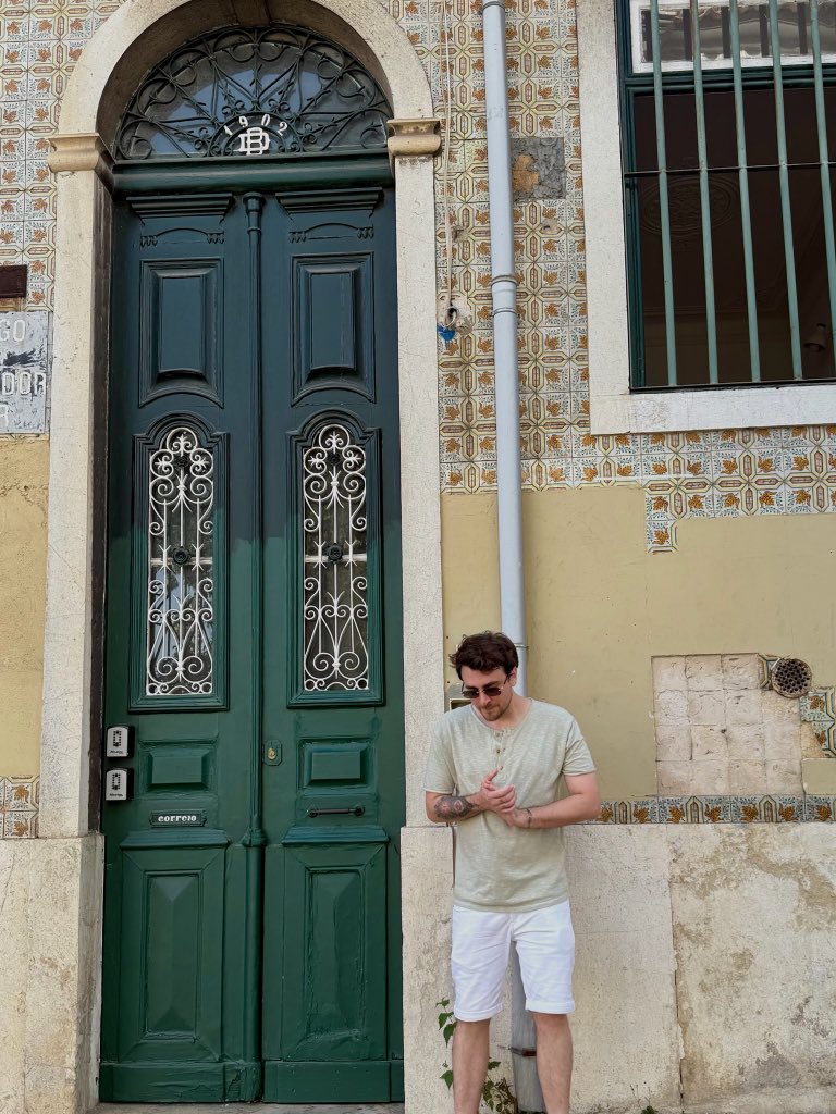 sometimes u just gotta stand next to a big door and take a picture