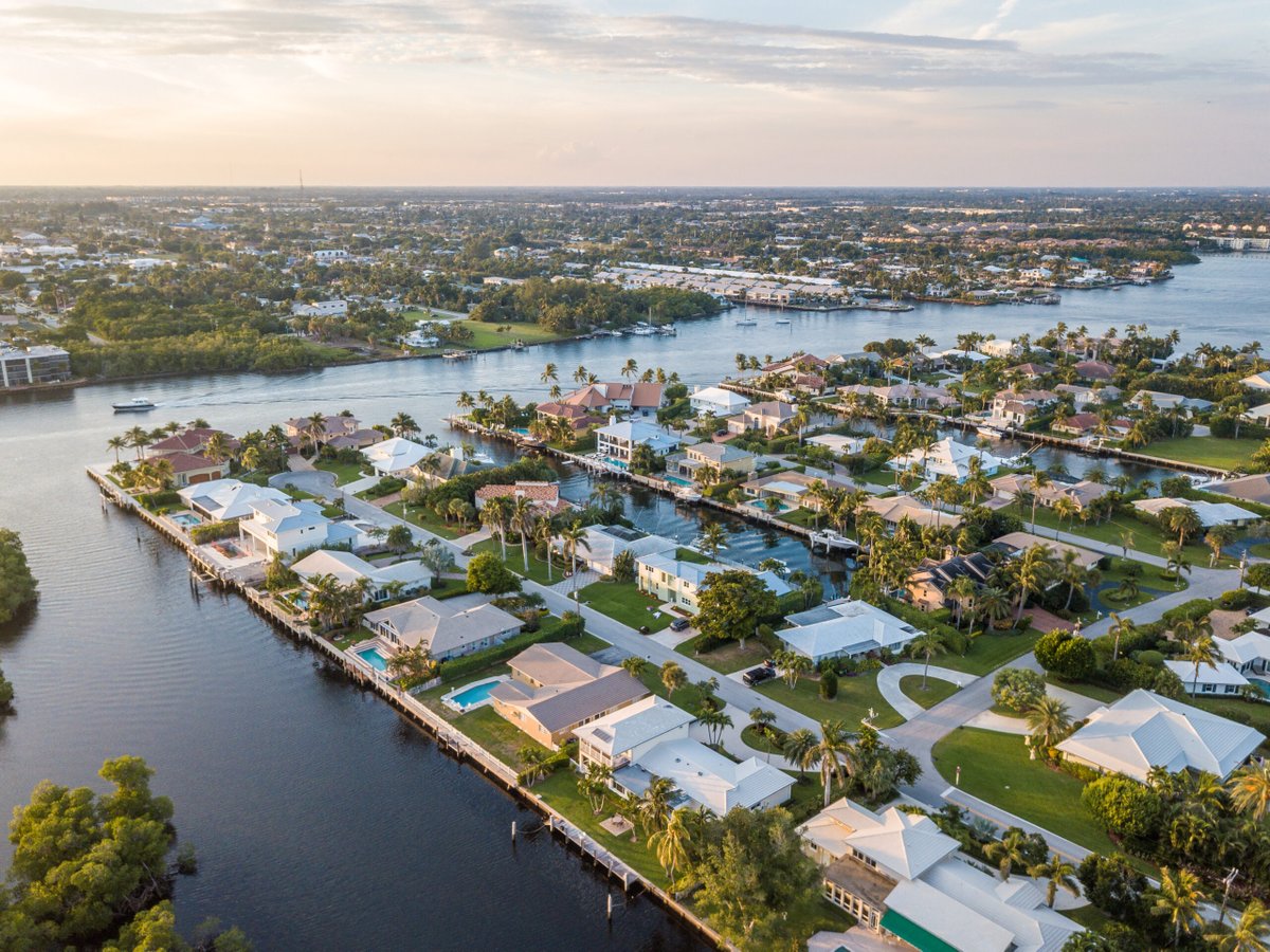 Phil Ammann (@philammann) on Twitter photo .<a href="/DouglasElliman/">Douglas Elliman</a> Report: Brutal streak continues for Miami-Dade home sales as July sees sharp annual drop
Reporting by <a href="/DrewDixon30/">Drew Dixon</a>
flapol.com/4fnsBKU
#FlaPol .<a href="/DouglasElliman/">Douglas Elliman</a> Report: Brutal streak continues for Miami-Dade home sales as July sees sharp annual drop
Reporting by <a href="/DrewDixon30/">Drew Dixon</a>
flapol.com/4fnsBKU
#FlaPol