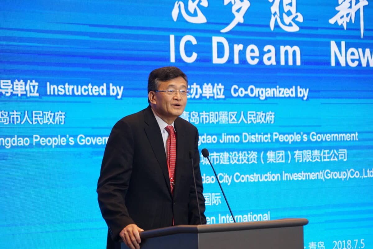 Huberton's tweet image. 🚨JUST ANNOUNCED: Good Thursday. President Trump calls on Intel CEO to resign over China ties
Intel's CEO, Lip-Bu Tan, has deep ties with China, having made 600 investments in Chinese companies controlled by the CCP and PLA. #ThursdayThoughts #thursdayvibes