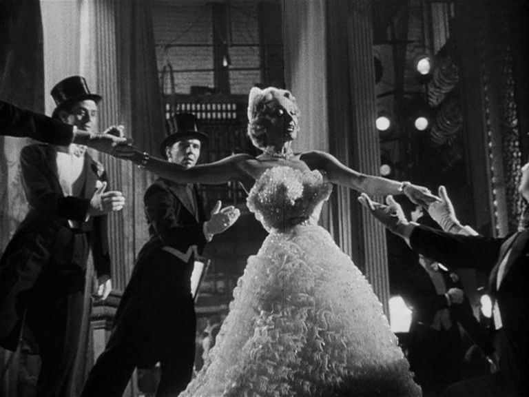 Stage Fright (1950), a Hitchcock film which bitterly divides fans due to a certain controversial plot device. Worth watching for Marlene Dietrich being dazzling. One of his experiments. I liked it, but I'm still unsure about that plot device.

My review: dfordoom-movieramblings.blogspot.com/2025/08/stage-…