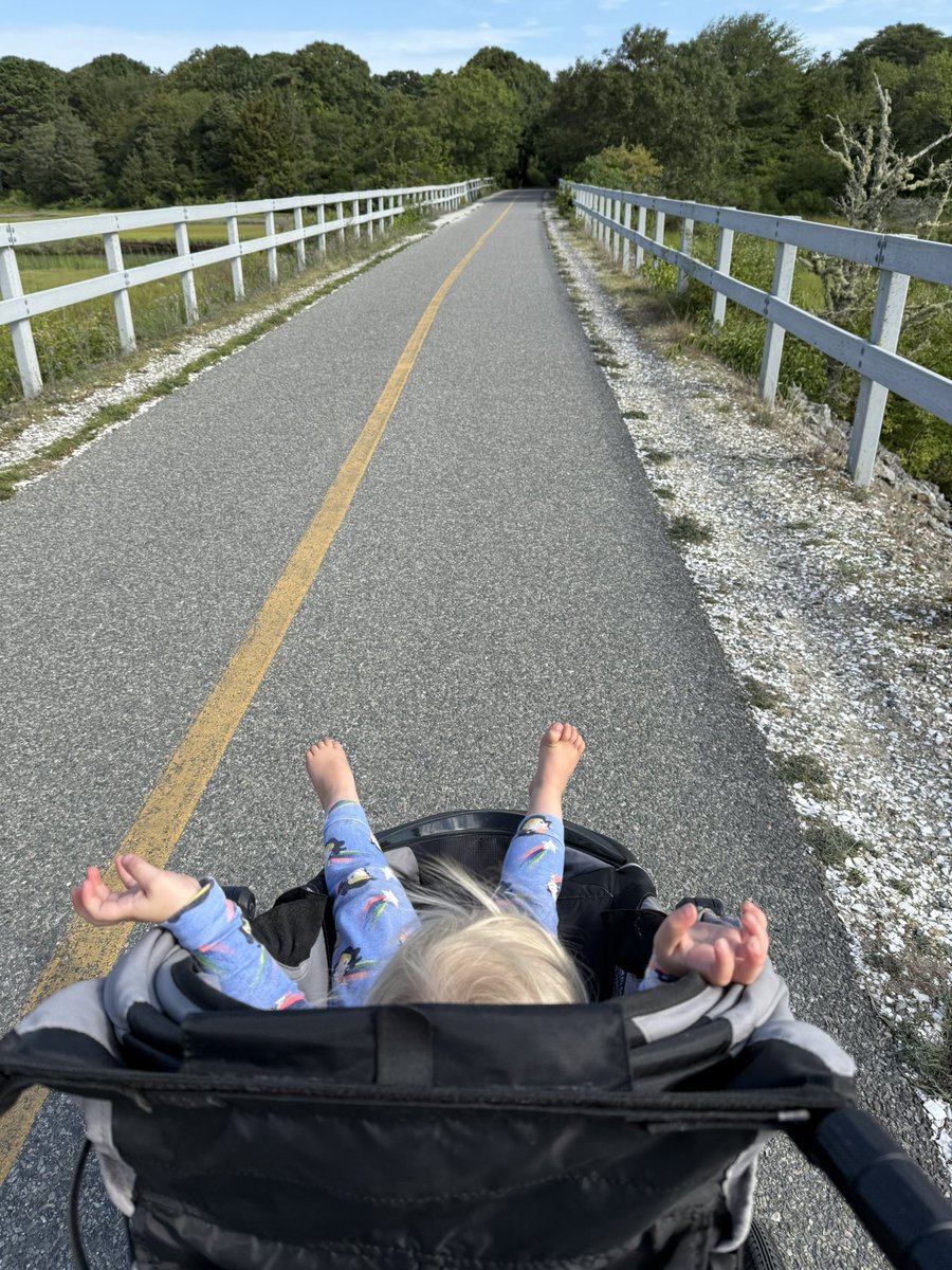 Mom running sponsored by Anna, Elsa and friends