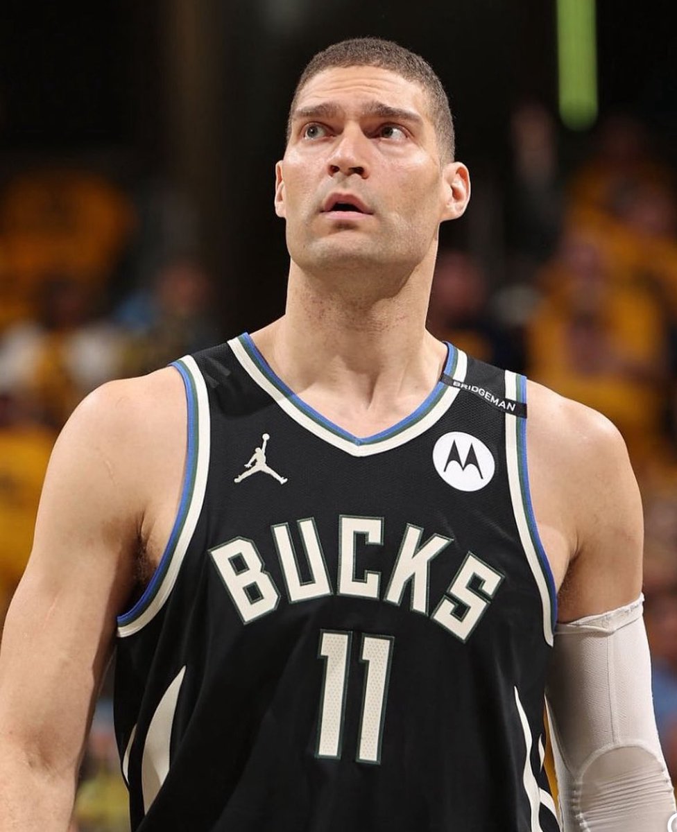 Most contested shots by season: 

2024-25: 
1090 - Brook Lopez 
801 - Ivica Zubac 

2023-24:
1234 - Brook Lopez 
951 - Chet Holmgren 

2022-23:
1360 - Brook Lopez 
919 - Nic Claxton