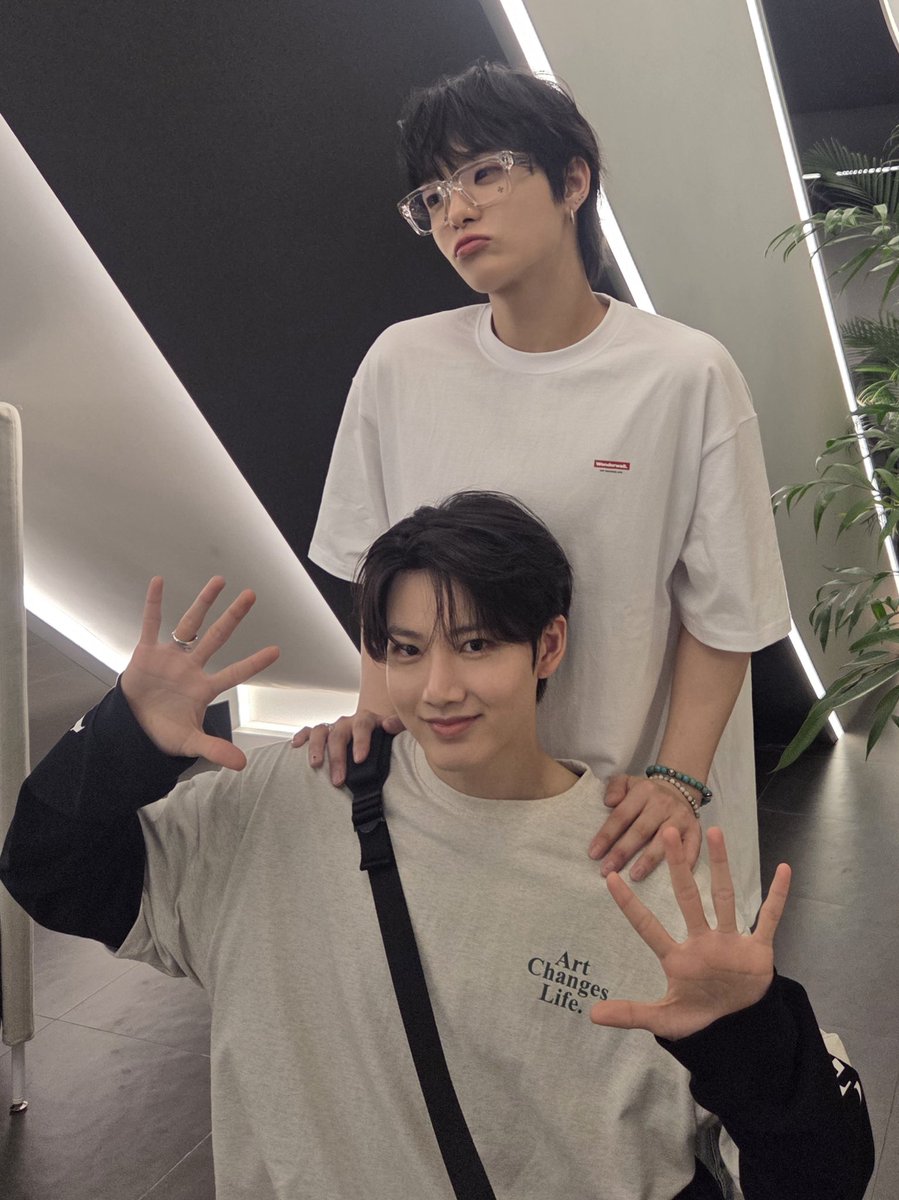 ผ่านมาแล้วเกือบสีปี่ กิ้ดดดดดดดดดดด รูปคู่ในรอบห้าสิบปี