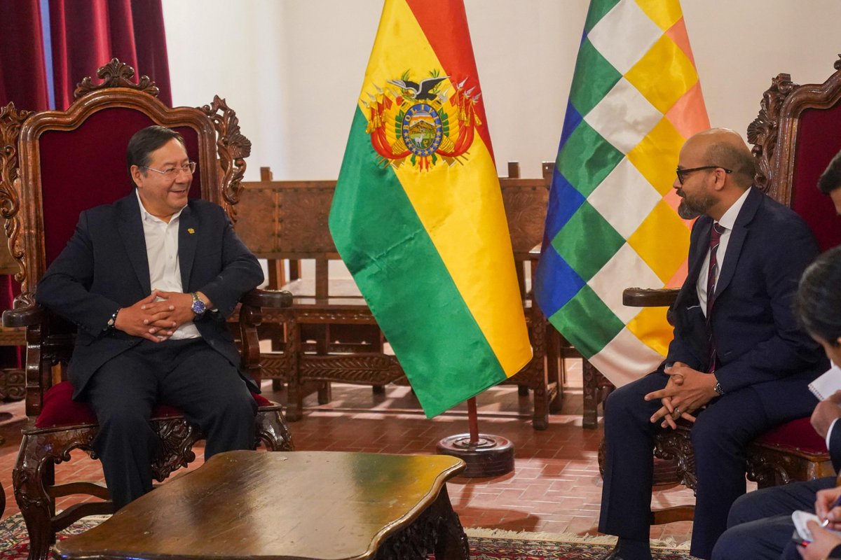 IndiainBolivia's tweet photo. La Delegación de la India, encabezada por el Dr. K. M. Praphullachandra Sharma @drkmpsharma, Director General (Sudamérica) del Ministerio de relaciones exteriores @MEAIndia,  visitó al Honorable Presidente de Bolivia, S.E. Luis Alberto Arce Catacora @LuchoXBolivia y le transmitió cálidos saludos a nombre de la Presidente de la India @rashtrapatibhvn, y el Primer Ministro de la India @PMOIndia y el pueblo de la India con motivo de la celebración del Bicentenario de Bolivia. Expresó el apoyo de la India para trabajar en las prioridades de desarrollo de Bolivia.
———-
Indian delegation led by Dr. K. M. Praphullachandra Sharma @drkmpsharma, Joint Secretary (South America) from Ministry of External Affairs  @MEAIndia called on Hon'ble President of Bolivia H.E. Luis Alberto Arce Catacora @LuchoXBolivia  and extended warm greetings on behalf of President of India @rashtrapatibhvn and Prime Minister of India @PMOIndia and People of India on the Bicentenary celebration of Bolivia. Extended India's support to work on developmental priorities of Bolivia.

@MEAIndia 
@MRE_Bolivia 
@DrSJaishankar 
@CelindaBolivia 
@PmargheritaBJP 
@mygovindia 
@airnewsalerts 
@DDNewslive