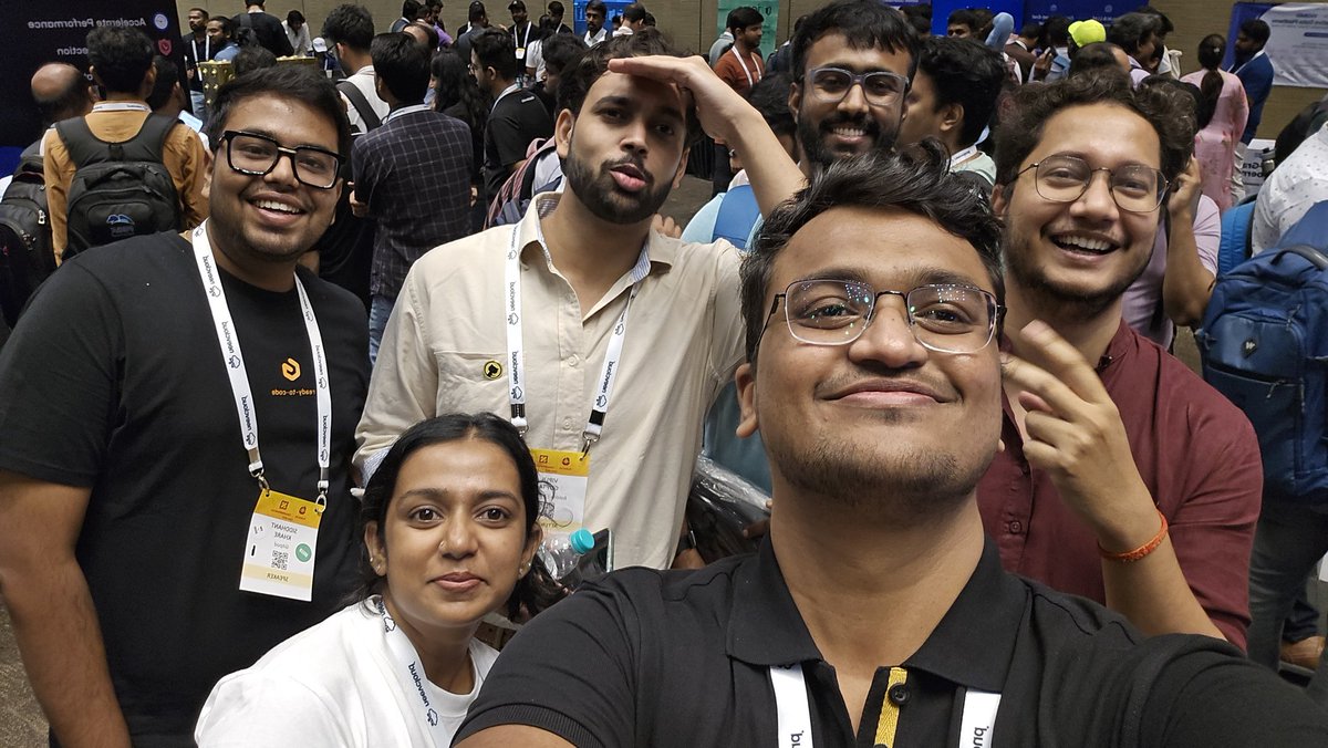 <a href="/fykawise/">Fyka Ansari</a> @heydensetsu <a href="/kubernetesio/">Kubernetes</a> <a href="/MuthaNagavamsi/">Mutha Nagavamsi⚡️</a> <a href="/KodeKloudHQ/">KodeKloud</a> <a href="/mmumshad/">Mumshad Mannambeth</a> <a href="/ruhika2022/">Ruhika</a> Me with the Twitter gang😎🫶🏻