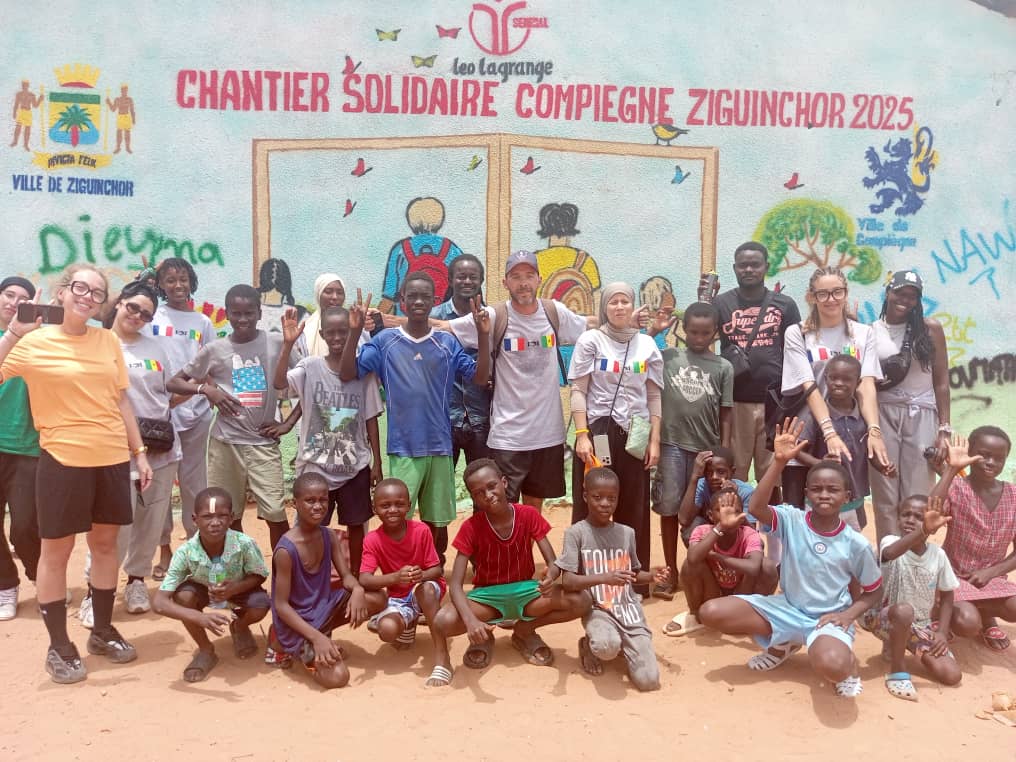 AlexMarlot60's tweet photo. 🛠️ Clap de fin pour notre 5ème chantier solidaire au Sénégal dans la ville de Ziguinchor.
🛖 Objectif : réhabilitation de salles de classe dans l'école NTAP.
🧳Visites et un échange culturel avec des binômes sénégalais étaient également au programme pendant ces deux semaines 🇸🇳🇨🇵 https://t.co/lvsg5Rlufo