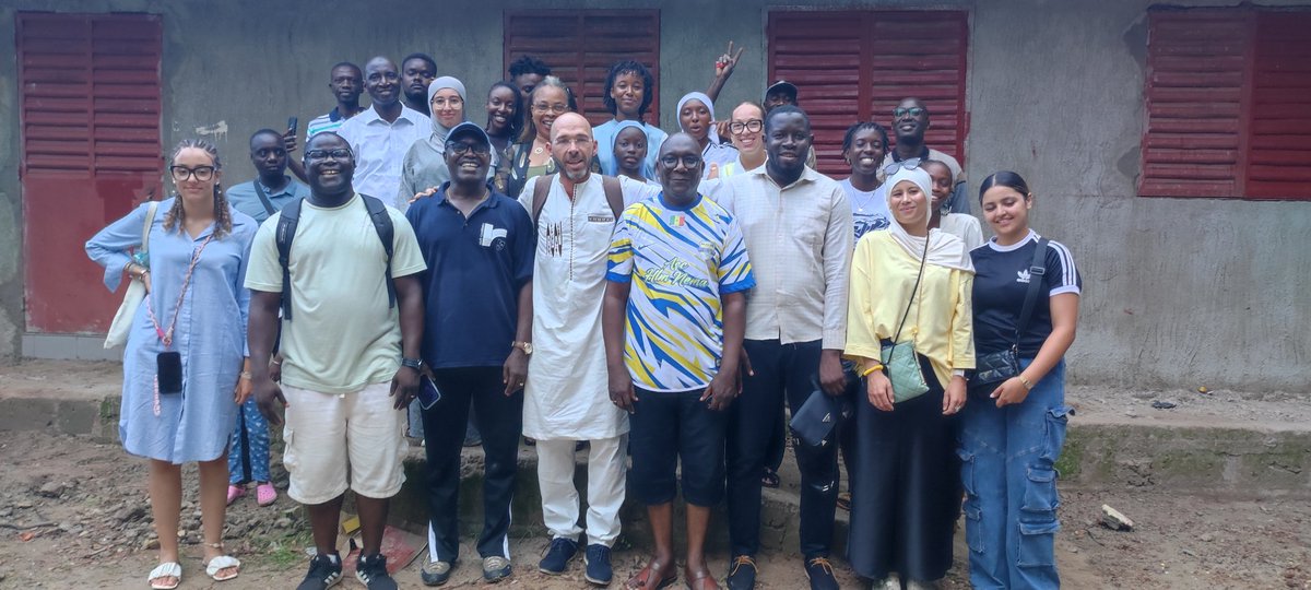 AlexMarlot60's tweet photo. 🛠️ Clap de fin pour notre 5ème chantier solidaire au Sénégal dans la ville de Ziguinchor.
🛖 Objectif : réhabilitation de salles de classe dans l'école NTAP.
🧳Visites et un échange culturel avec des binômes sénégalais étaient également au programme pendant ces deux semaines 🇸🇳🇨🇵 https://t.co/lvsg5Rlufo