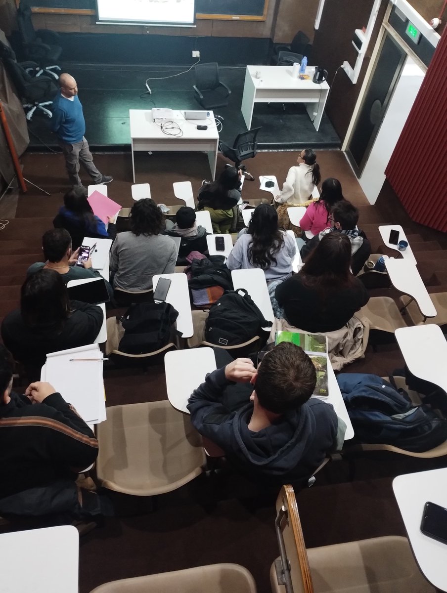 inifta_ok's tweet photo. Estos meses tienen en INIFTA mucha actividad académica, empezó el curso de posgrado : "Técnicas avanzadas para la caracterización del tamaño y la forma de nanomateriales" 
#CursoPostgrado #SAXS #DLS #SEM @conicetlaplata @unlpoficial @exactas_unlp https://t.co/xKXBPxILMA