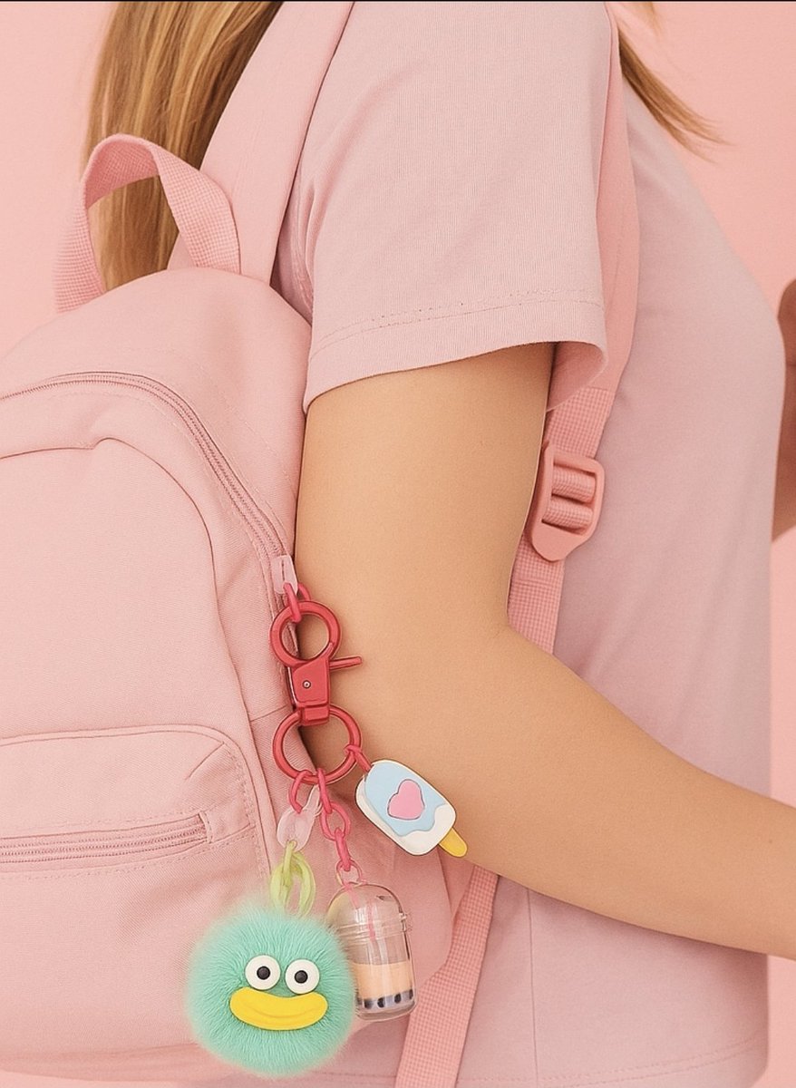 Hellopashalove's tweet image. I’m not ready for school… but at least my backpack is 💕🎒
Yo no estoy lista para las clases… pero mi mochila sí 💕🎒
#BackToSchool #PinkAccessories #KeychainGoals