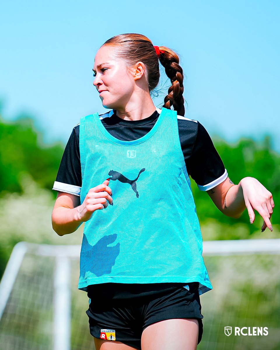 RC Lens Féminin (@rclensfeminin) on Twitter photo Ramsey Davis à l'<a href="/ASMFootFem/">ASM Football Féminin</a> 🔁
Arrivée en janvier dernier, la défenseure américaine à la personnalité solaire poursuit sa carrière dans le club de la Principauté, pensionnaire de D3 Féminine.
Bonne continuation Ramsey ! Ramsey Davis à l'<a href="/ASMFootFem/">ASM Football Féminin</a> 🔁
Arrivée en janvier dernier, la défenseure américaine à la personnalité solaire poursuit sa carrière dans le club de la Principauté, pensionnaire de D3 Féminine.
Bonne continuation Ramsey !