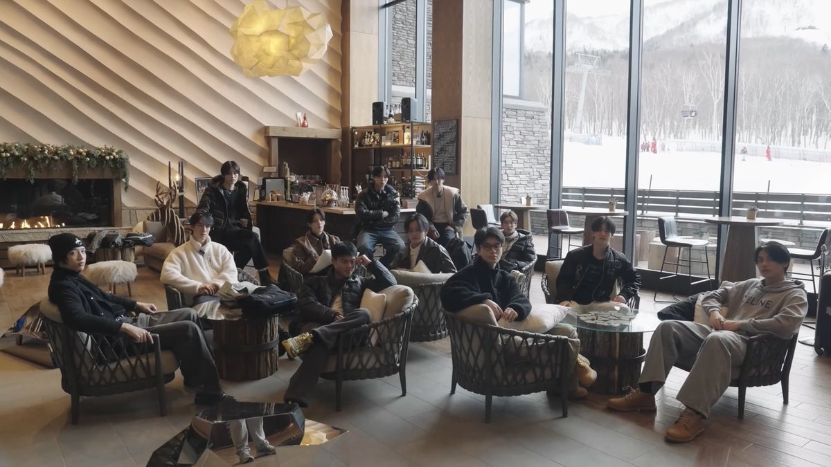 เหมือนรวมตัวหลานในตระกูลมาฟังประกาศมรดก