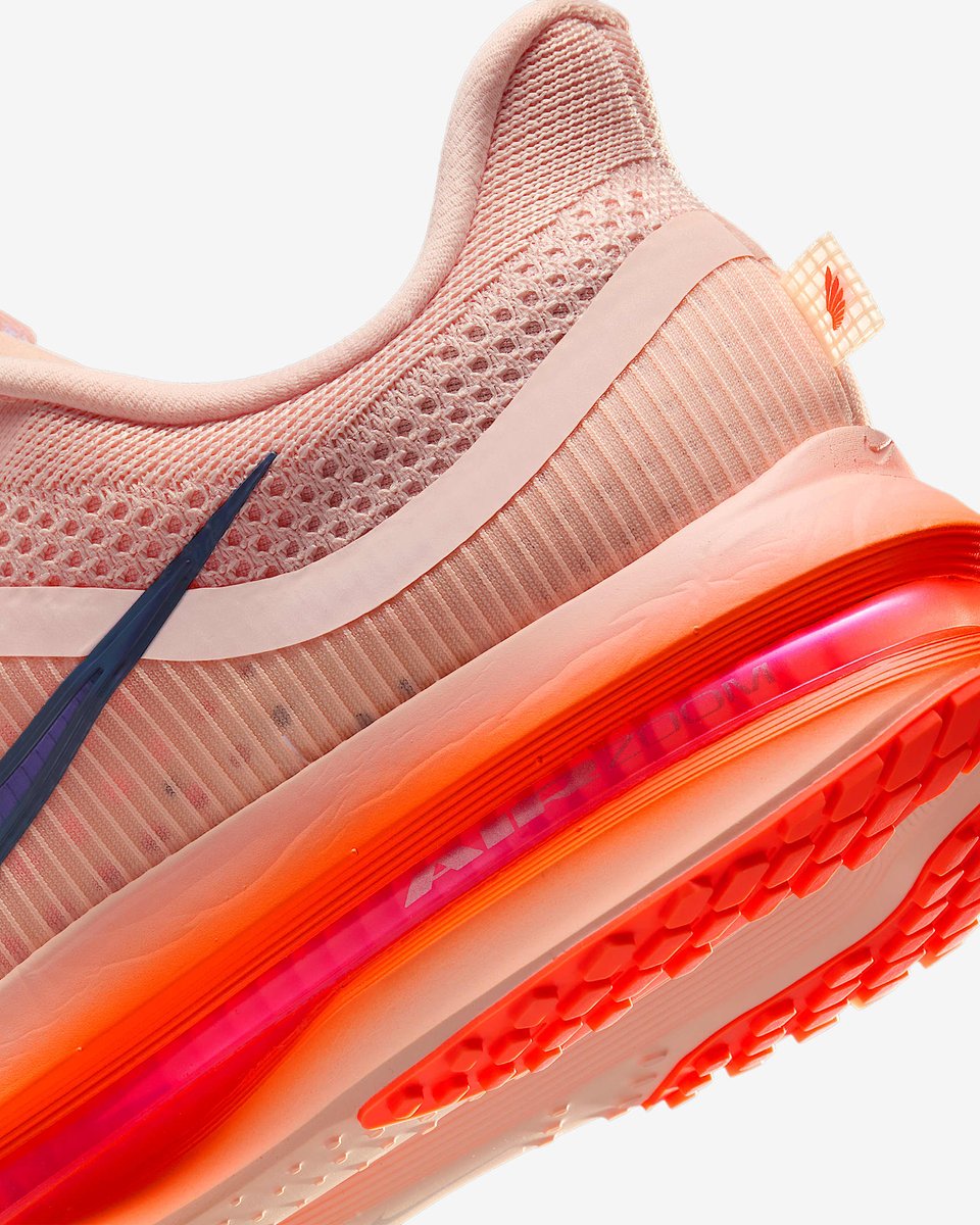 JustFreshKicks tweet media