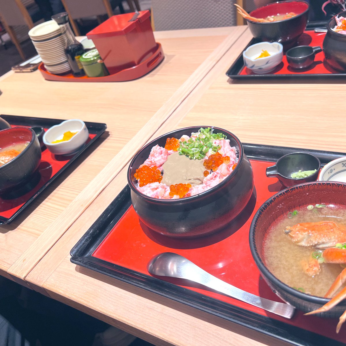 sayaaaa87's tweet photo. 3人で並んで見れてほんとよかった！ちょーーー楽しかった🥺大雨でげんなりしてたけど行ってよかった！！！最高の誕生日になったよー！💕とりあえず次まで長いのが辛い😭😭😭安定の帰り道虚無。 https://t.co/cedDCFioem