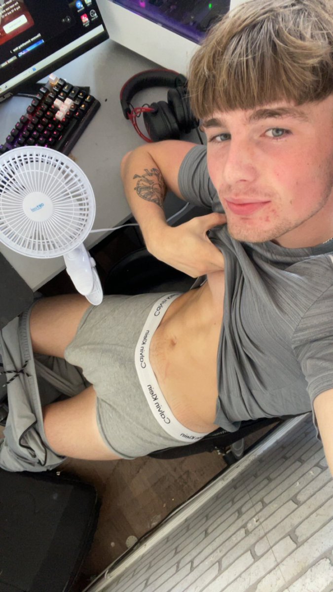 Am still big soft and you might wanna see me hard (Must See)😧
onlyfans.com/tomgomerspicy