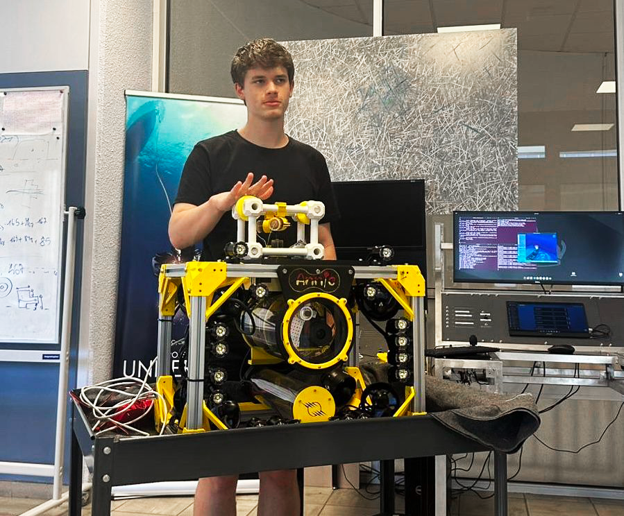 volumic3D's tweet photo. [Recherche et exploration des Océans] 🔧🐠

Depuis de nombreuses années, l’école des Mines Paris pour l'Océan s’appuie sur des imprimantes 3D Volumic pour mener ses expérimentations et projets pédagogiques en mer.

#Volumic3D #Underwater2025 #Océan #Impression3D #Environnement https://t.co/Y1gDV4nfto