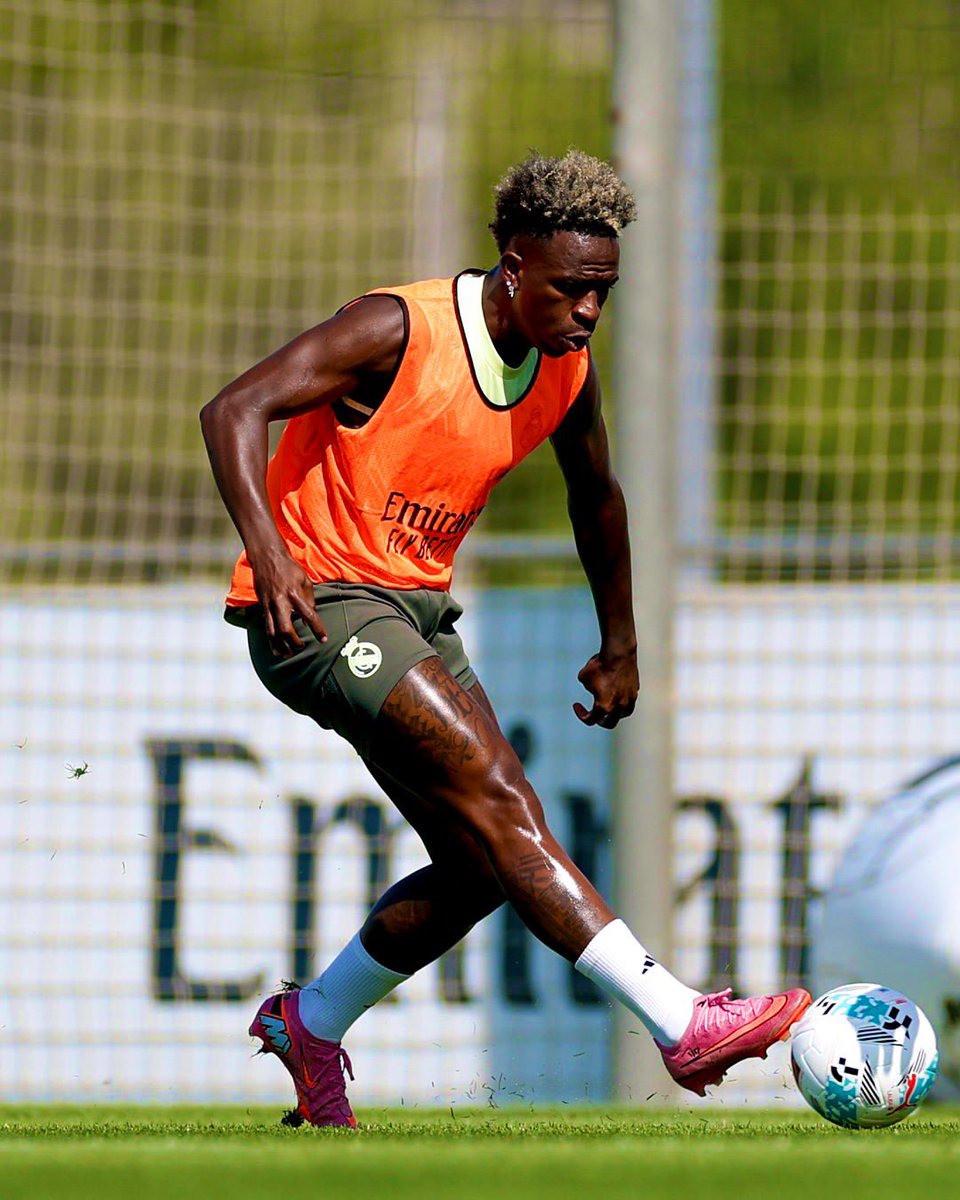 Trivela Trademark <a href="/vinijr/">Vini Jr.</a> ✨