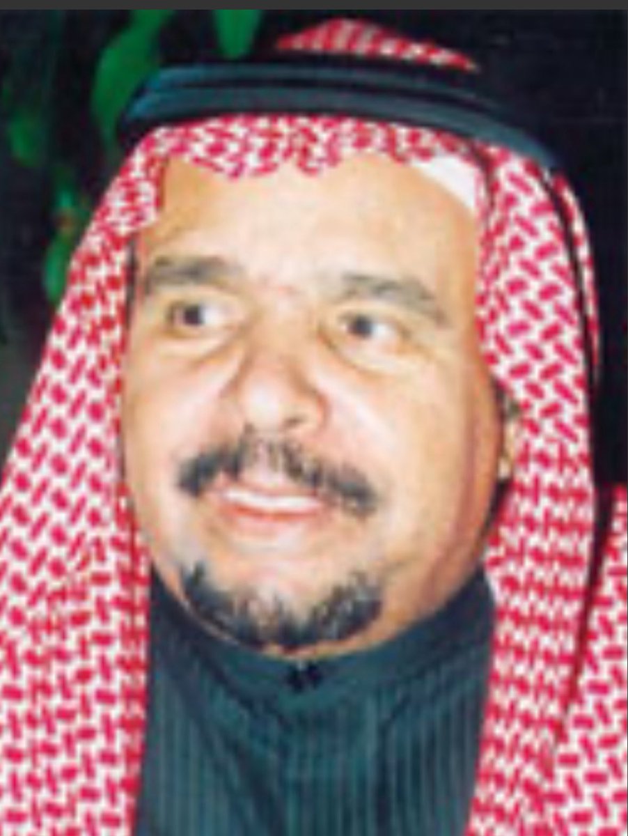 *..ومن أجمل ما كتبَهُ عالِمٌ عن إمامٍ، ما كتبه أستاذنا العلّامة #محمد_العيد_الخطرواي، عن سماحة الشيخ #عبدالعزيز_بن_صالح_إمام_وخطيب_المسجد_النبوي_الشريف-رحمهما الله رحمةً واسعة- تحت عنوان: (وكان رجلًا مَرْضِيًّا)، ومنه قوله:
* "كان فضيلة الشيخ عبد العزيز بن صالح -رحمه الله- مغبوطا