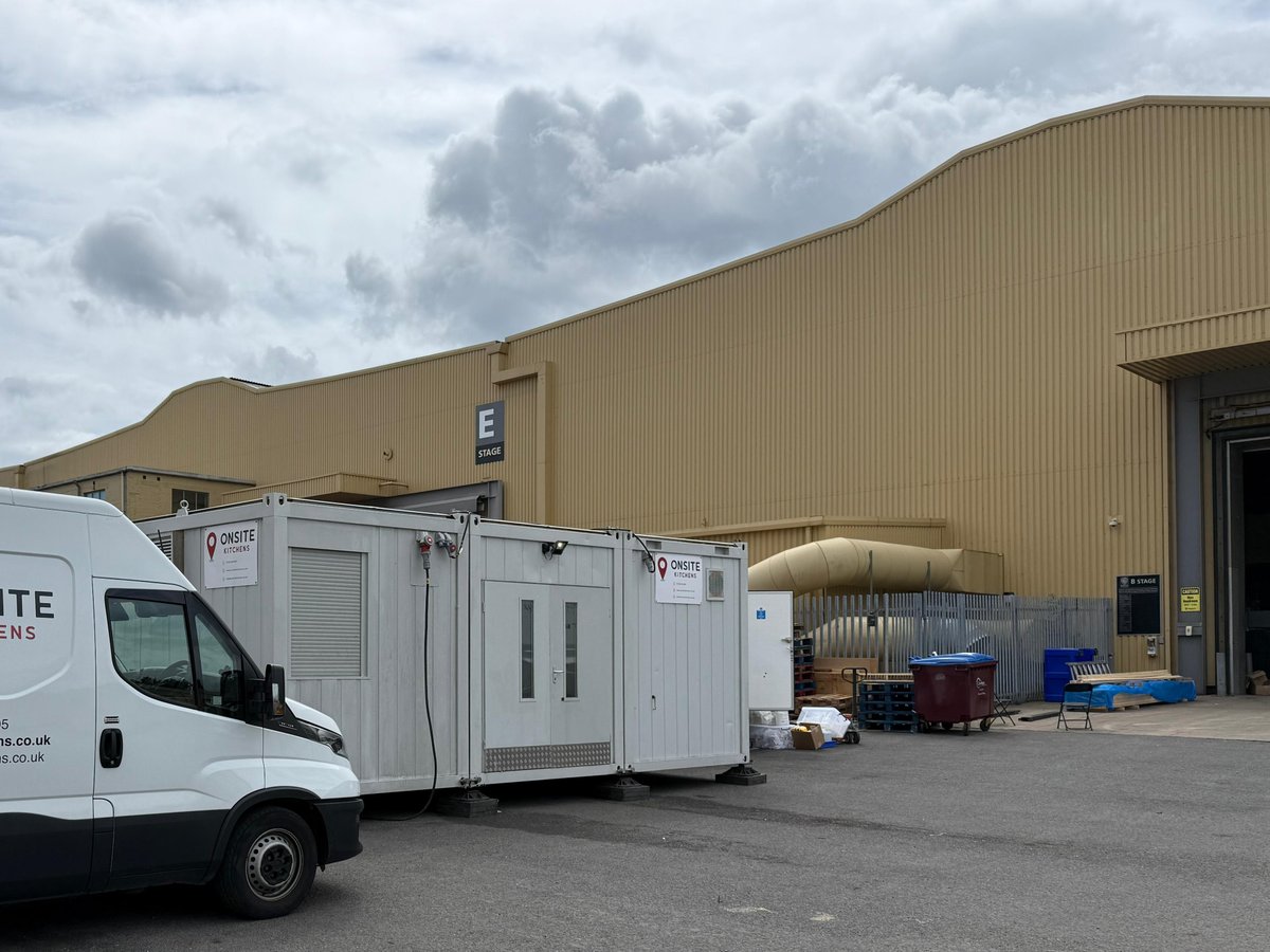 On_Site_Kitchen's tweet photo. TEMPORARY KITCHENS LONDON

Modular kitchen building installation in an iconic #London location.

Contact us for #events, #hospitality, emergency kitchens and more. 

#Wembley #Watford #Slough #Reading #Croydon #Epsom #Dartford #Harlow #Enfield #Bracknell

https://t.co/Ytwb5iRQ1e https://t.co/1pu6GBOUBm