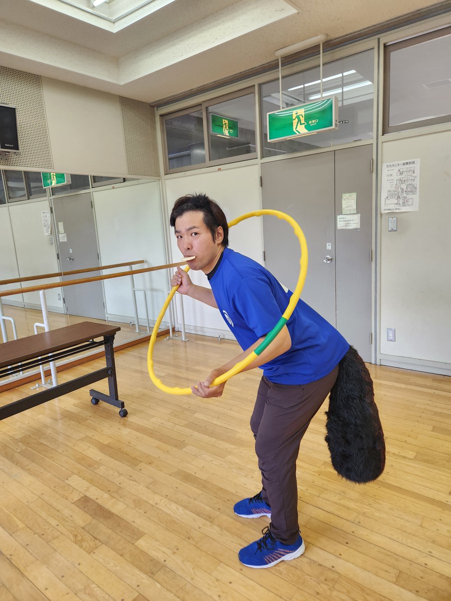 マジワリズム座長紹介⑩
我らが座長！
さいたかさんこと、斉名高志！！！

さいたかさんの周りには人が自然に集まる！
舞台にたつと周りにパッと華が咲く！
誰もが憧れる永遠の存在です！

今回のお芝居では
2つの物語をつなぐナビゲーターとして見守り、そしてたぬきとしても登場！？
お楽しみに！