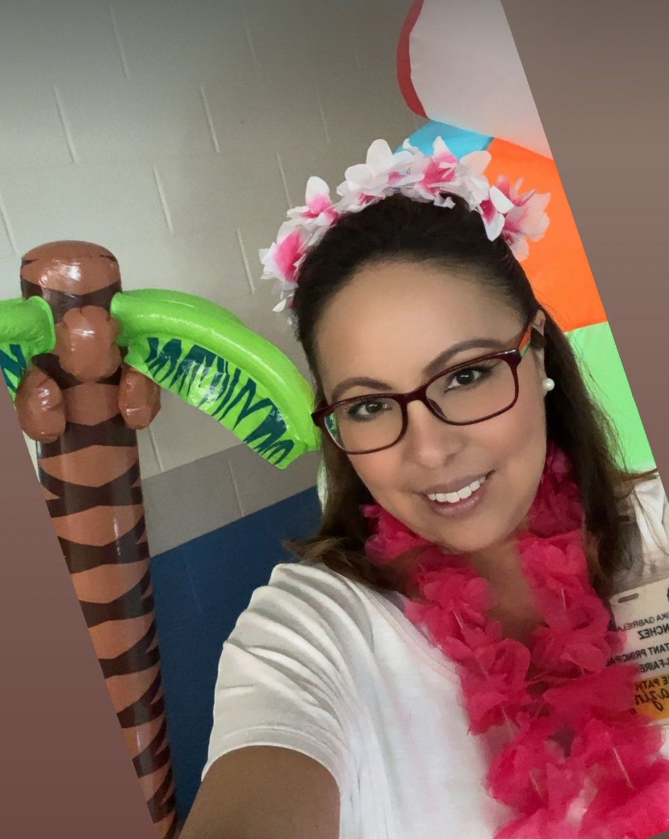 This new eagle is ready to Ride the Tide to Excellence! 🌊🦅
Excited to serve the amazing staff and students of Emery Elementary.
Here’s to a great 25–26 school year... let’s soar! 💙💚
#EmeryExcellence #EaglesRideTheTide #NewEagleOnCampus