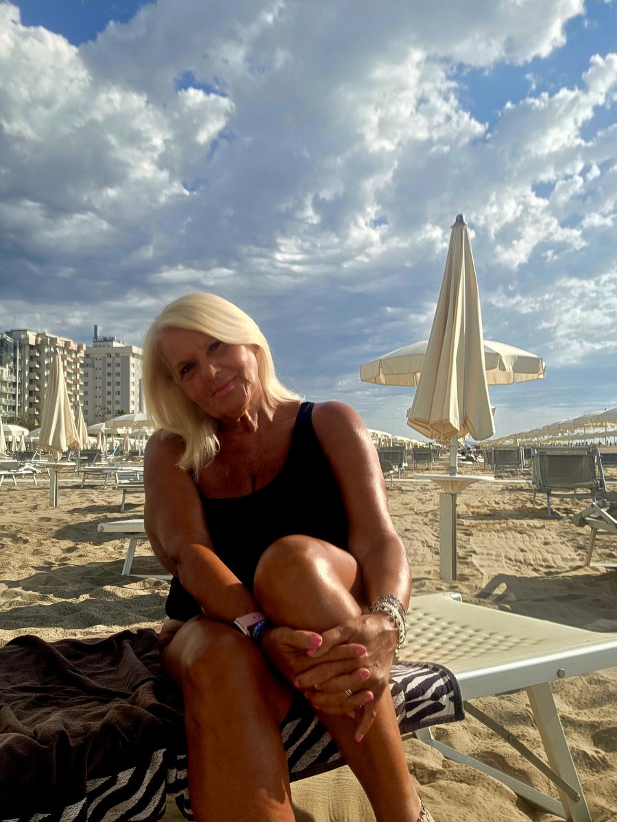 Laura 🌹💕🌞♏ tweet media