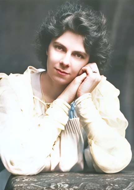 CamAcz's tweet photo. Katharine in colour https://t.co/DNHjqSDIOl