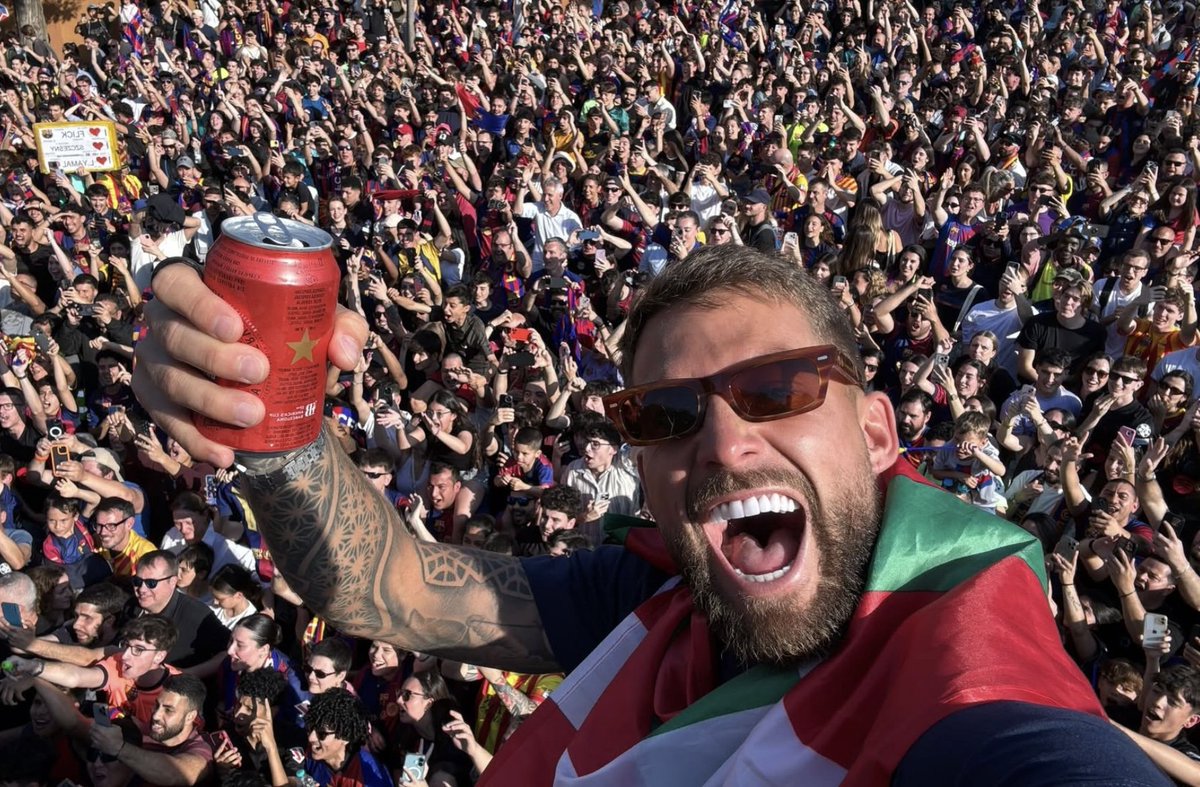 Thank you for last season. Culers will always love you, and thank you for your dedication, Iñigo Martinez.

Visca Barça💙❤