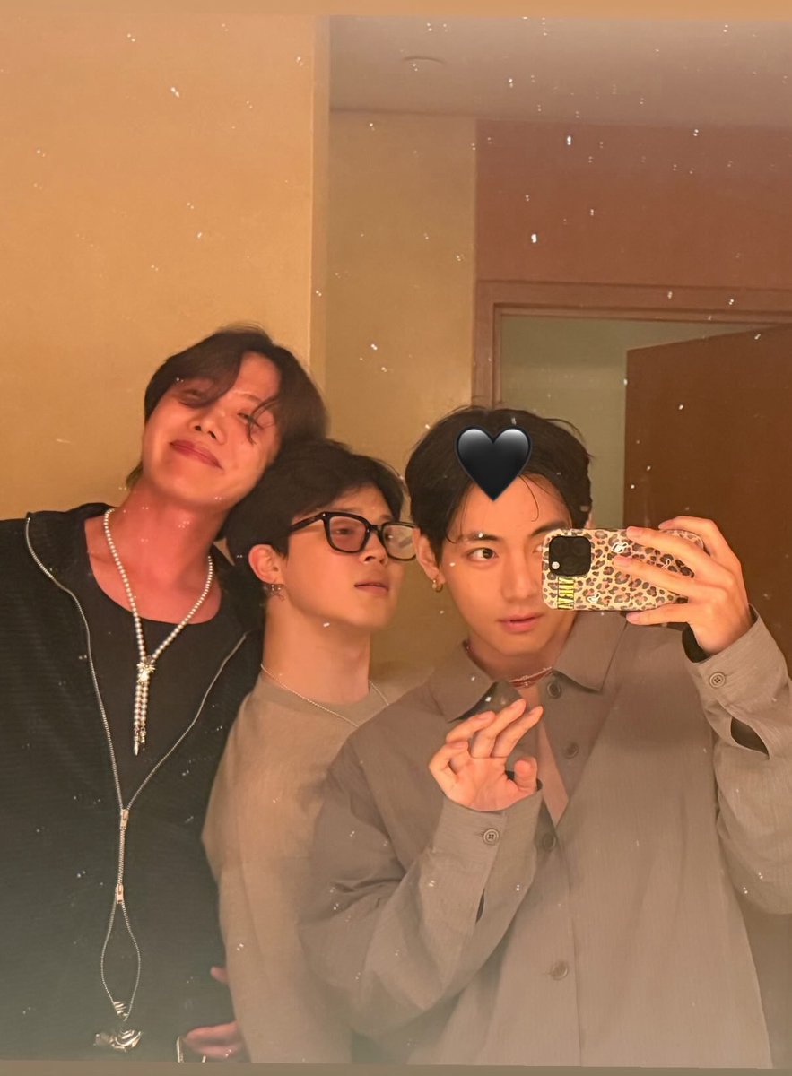 jmfolder's tweet image. bad bitch link up