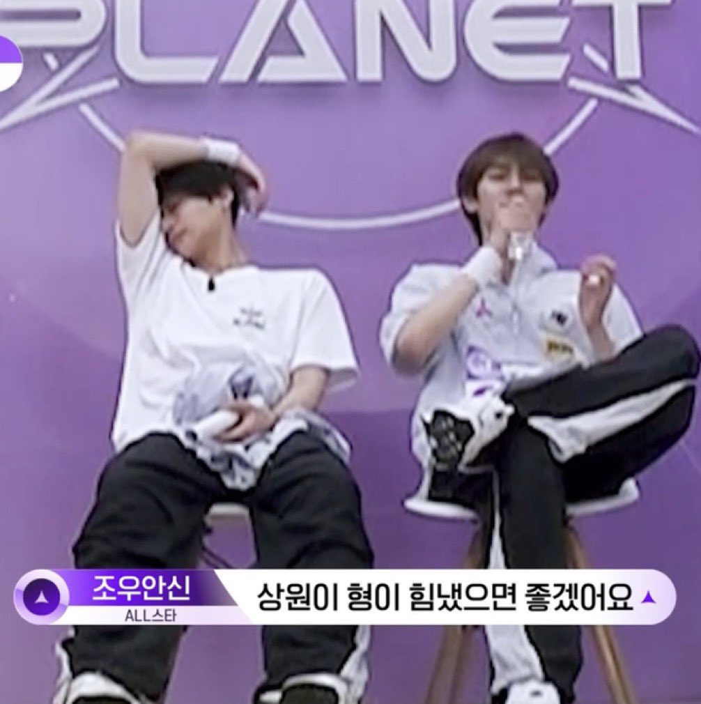 자격지심 드는 연상
with 그딴거모르겟고그냥……형이면 되는 련하..
ㅆ발이게적폐가아님뭔데니들은사랑이뭐라생각하는데? #닛원