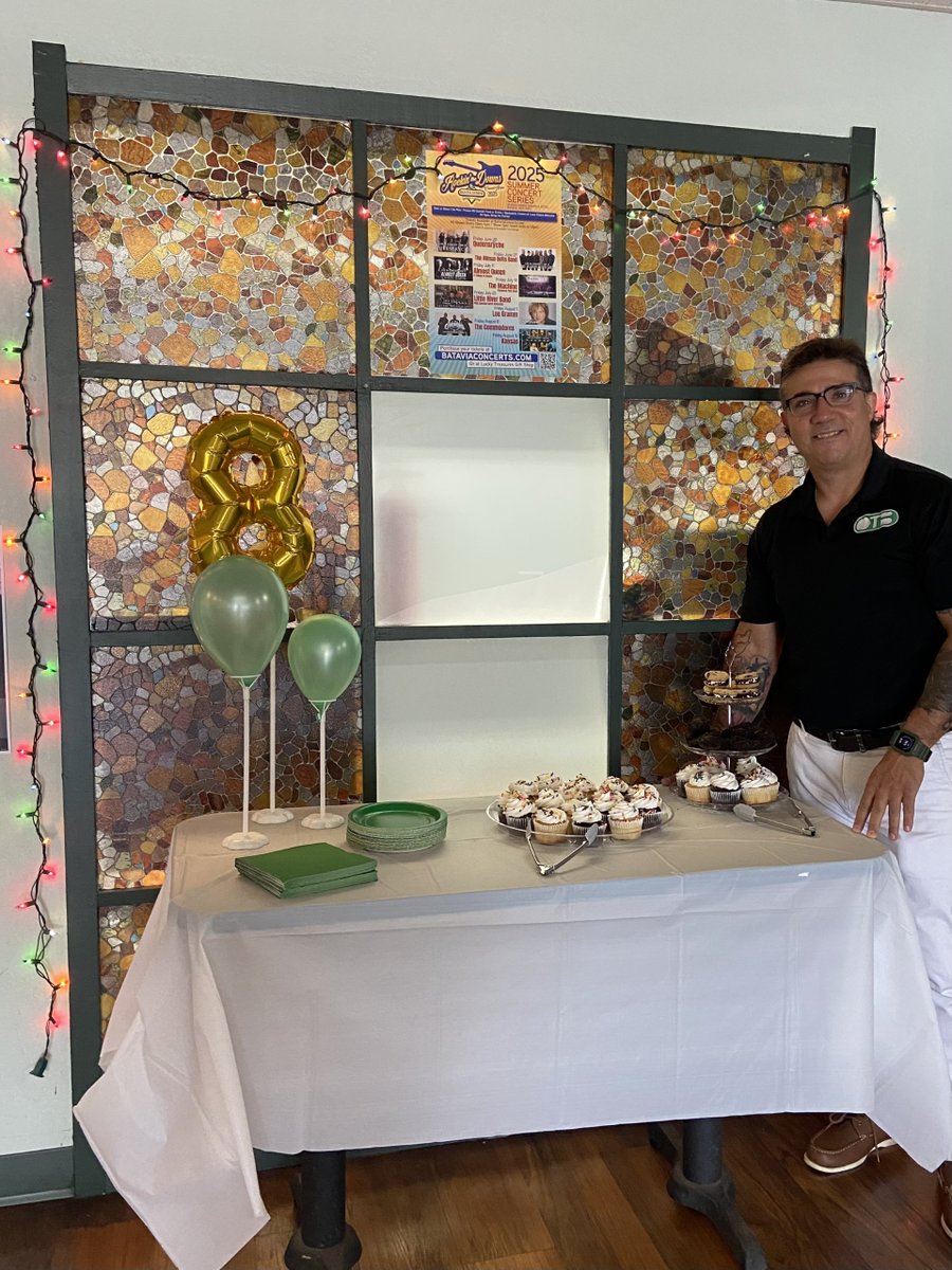 🥳🎉 Join Jeff and help us celebrate the Empire OTB Branch's 8th Anniversary! 

📍 1764 Empire Blvd. Penfield, NY 14580 | Open 11:30am-6:30pm